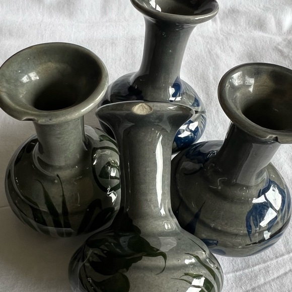 Four Small Mexican Vases - Picture 7 of 8